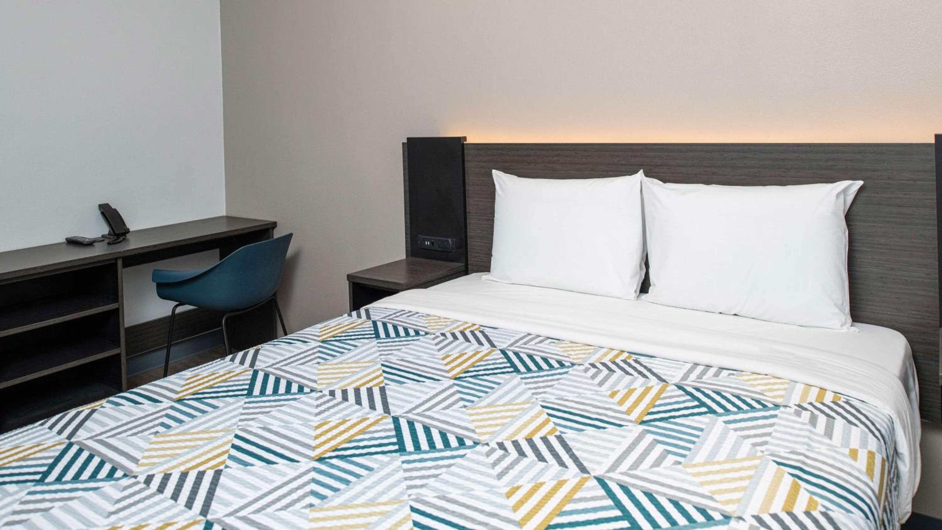 Motel6 San Pedro, CA – Port of Los Angeles 21/50