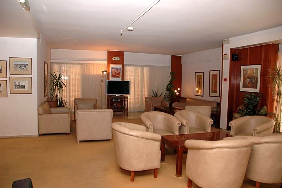 AMALIA HOTEL 13/24
