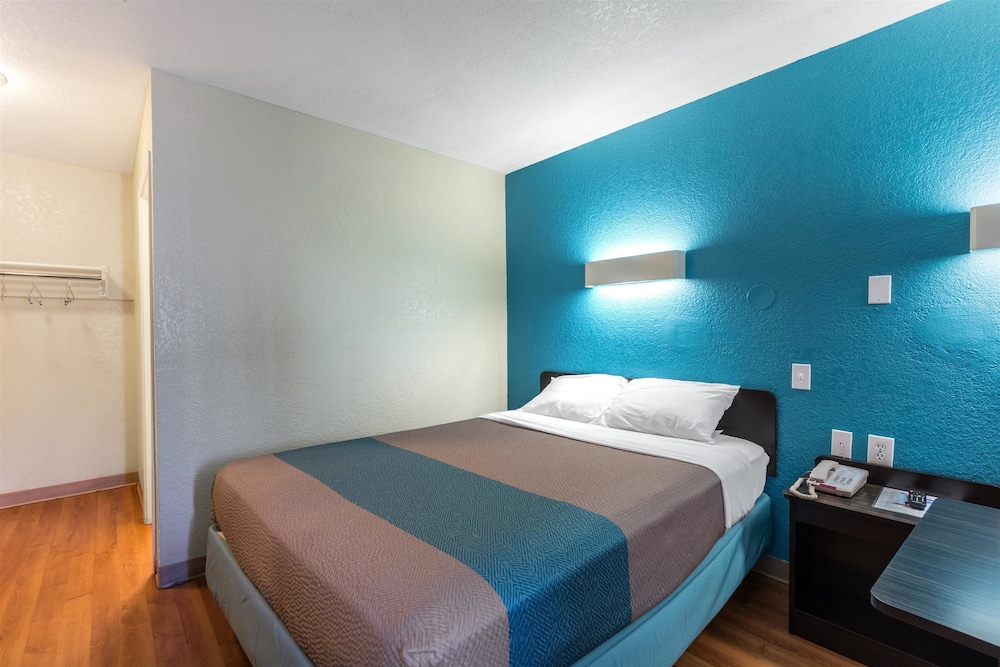 Motel6 Victoria, TX 28/52