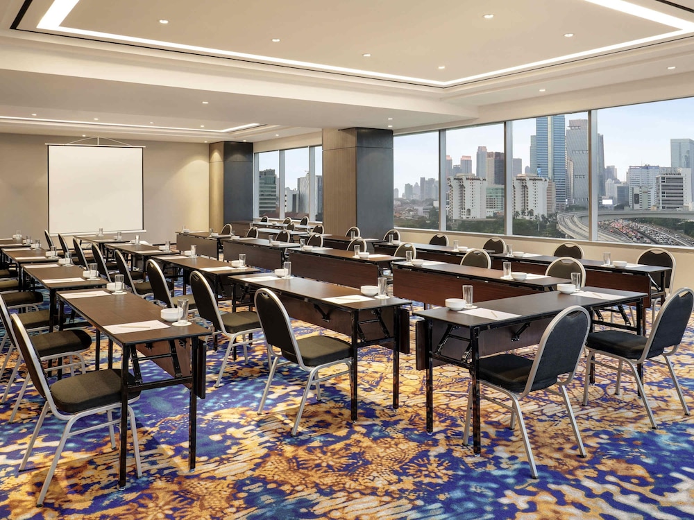 Mercure Jakarta Gatot Subroto 68/78