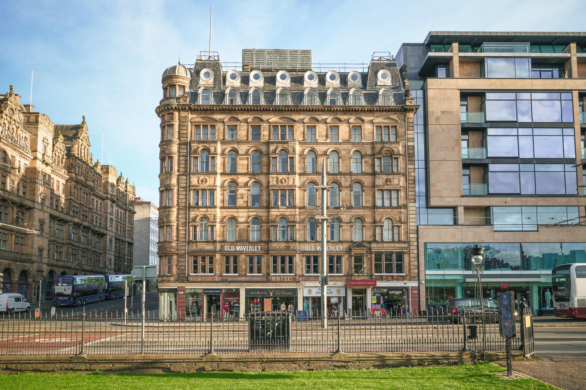Old Waverley Hotel in EDINBURGH