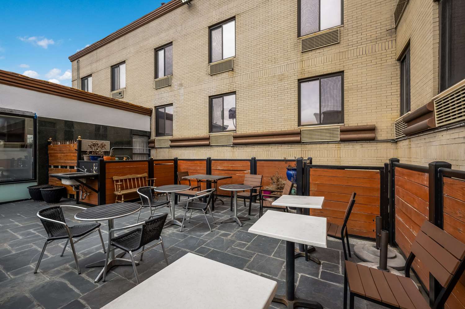 Quality Inn JFK Airport Rockaway Blvd 15/18