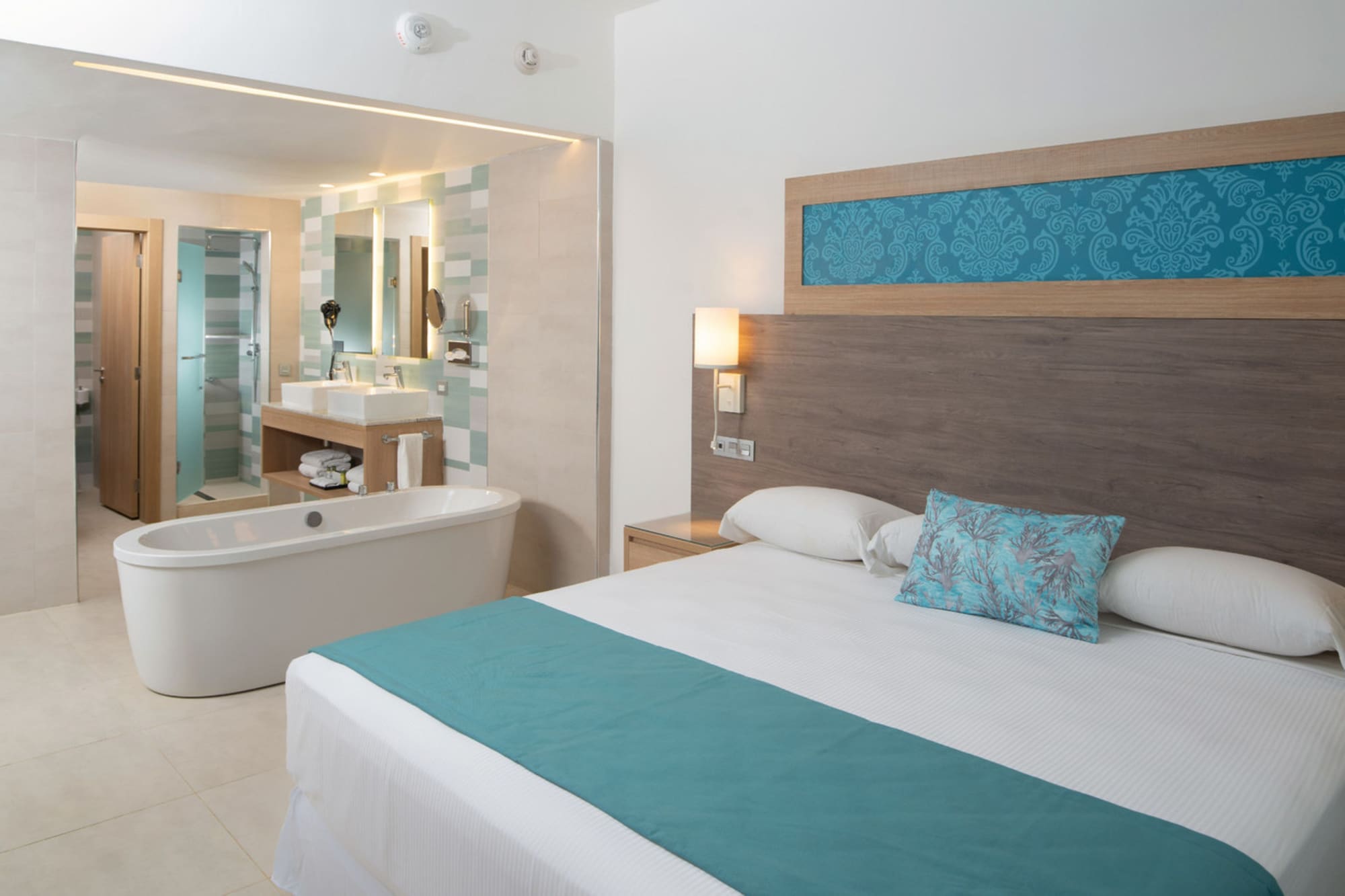 SUITE, OCEAN VIEW
