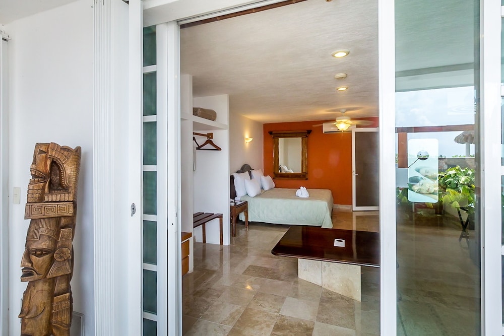 Illusion Hotel Boutique 57/73