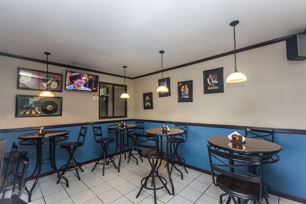 Berlor Airport Inn 32/50