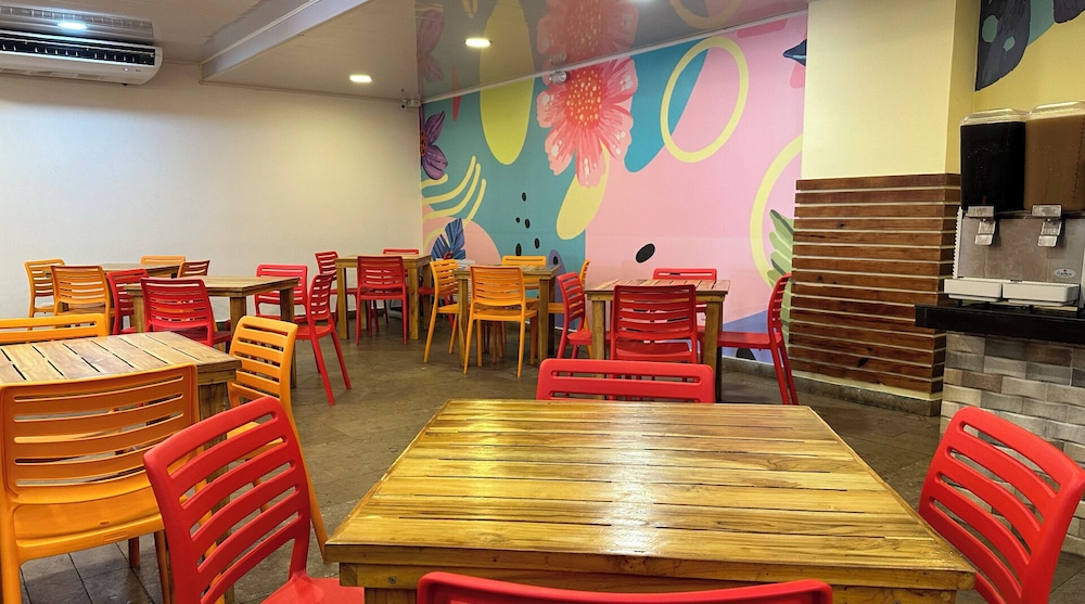 restaurant cafeteria