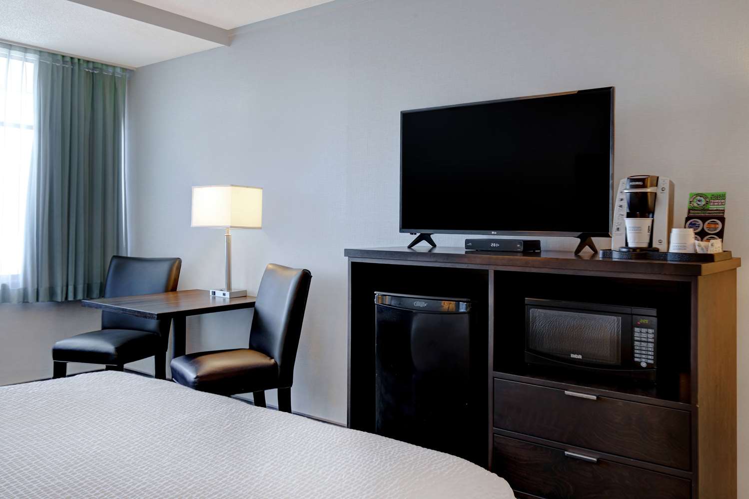 Days Inn by Wyndham Victoria Airport Sidney 23/34