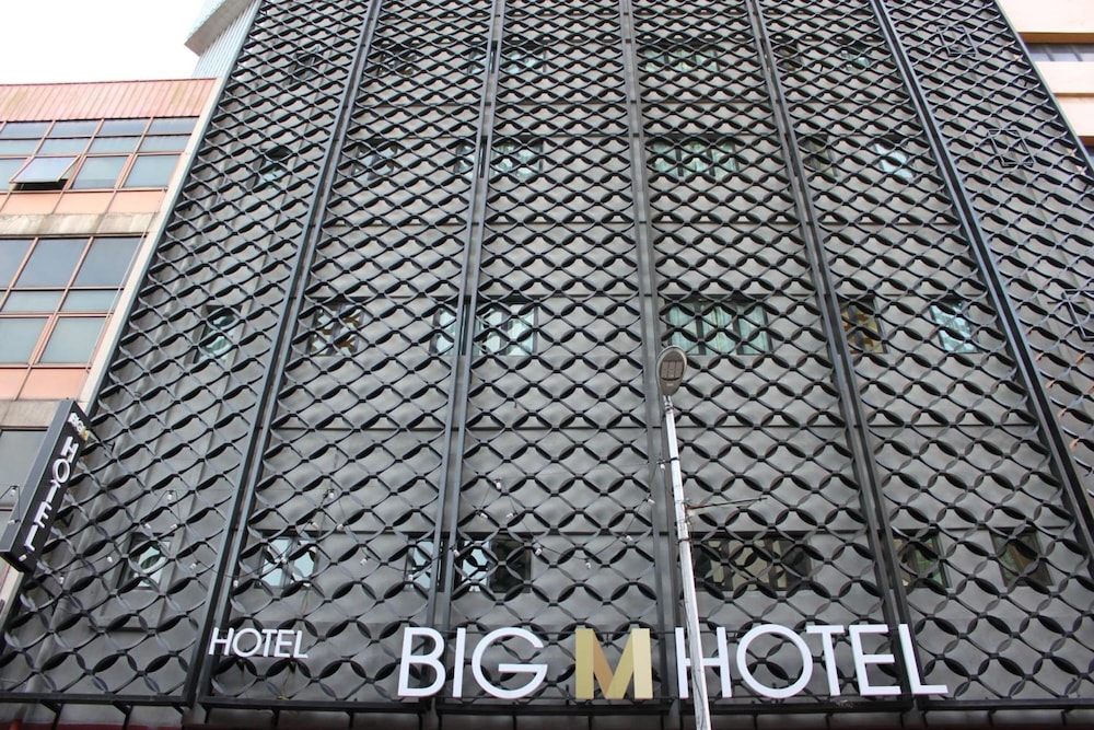 Big M Hotel 6/44
