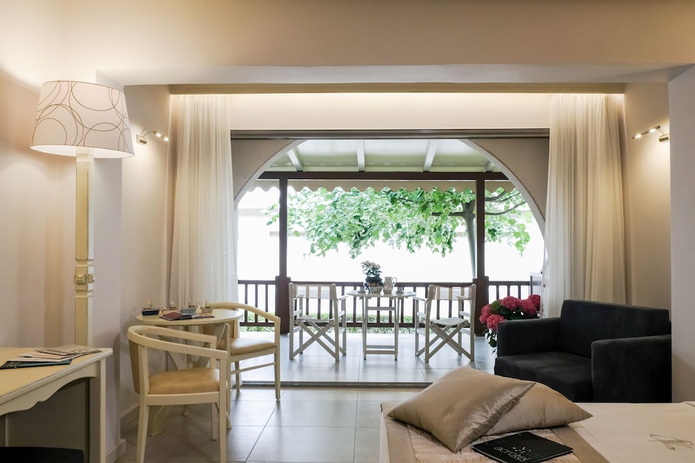 Acrotel Athena Pallas and Residence 48/78