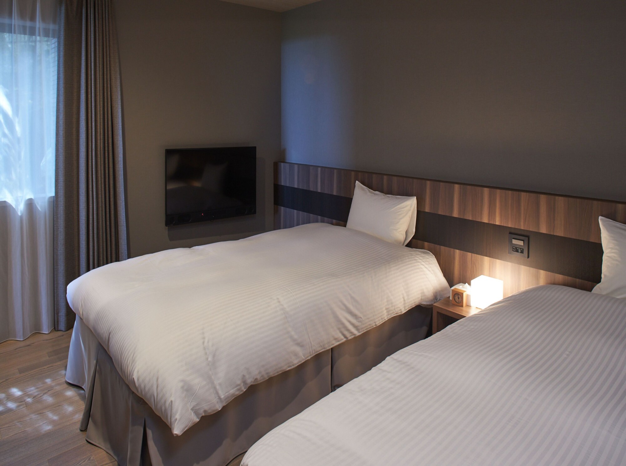 Condominium, Twin Beds