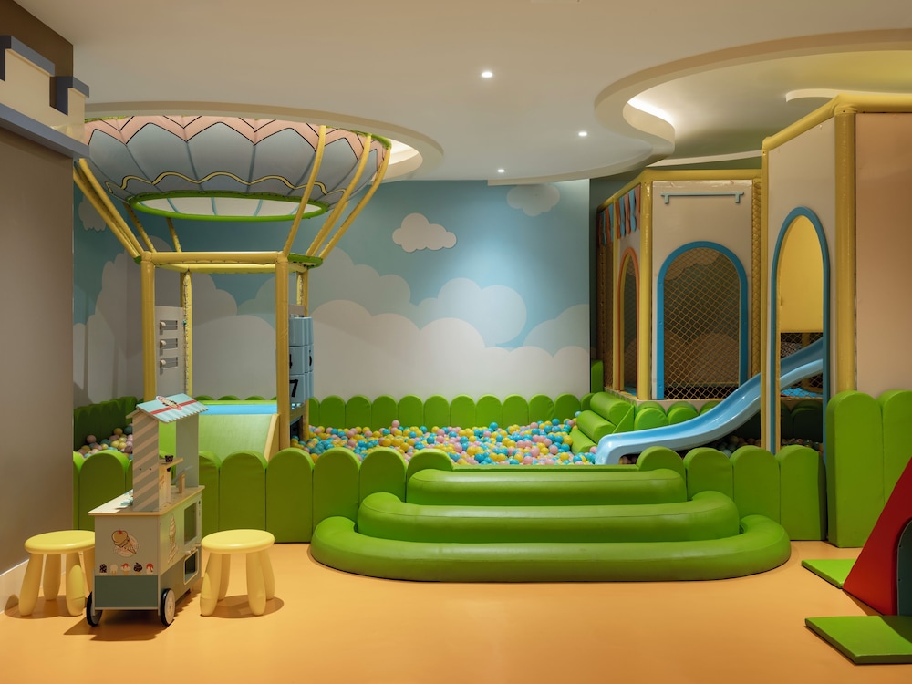 Trans Hotel Jakarta 45/50