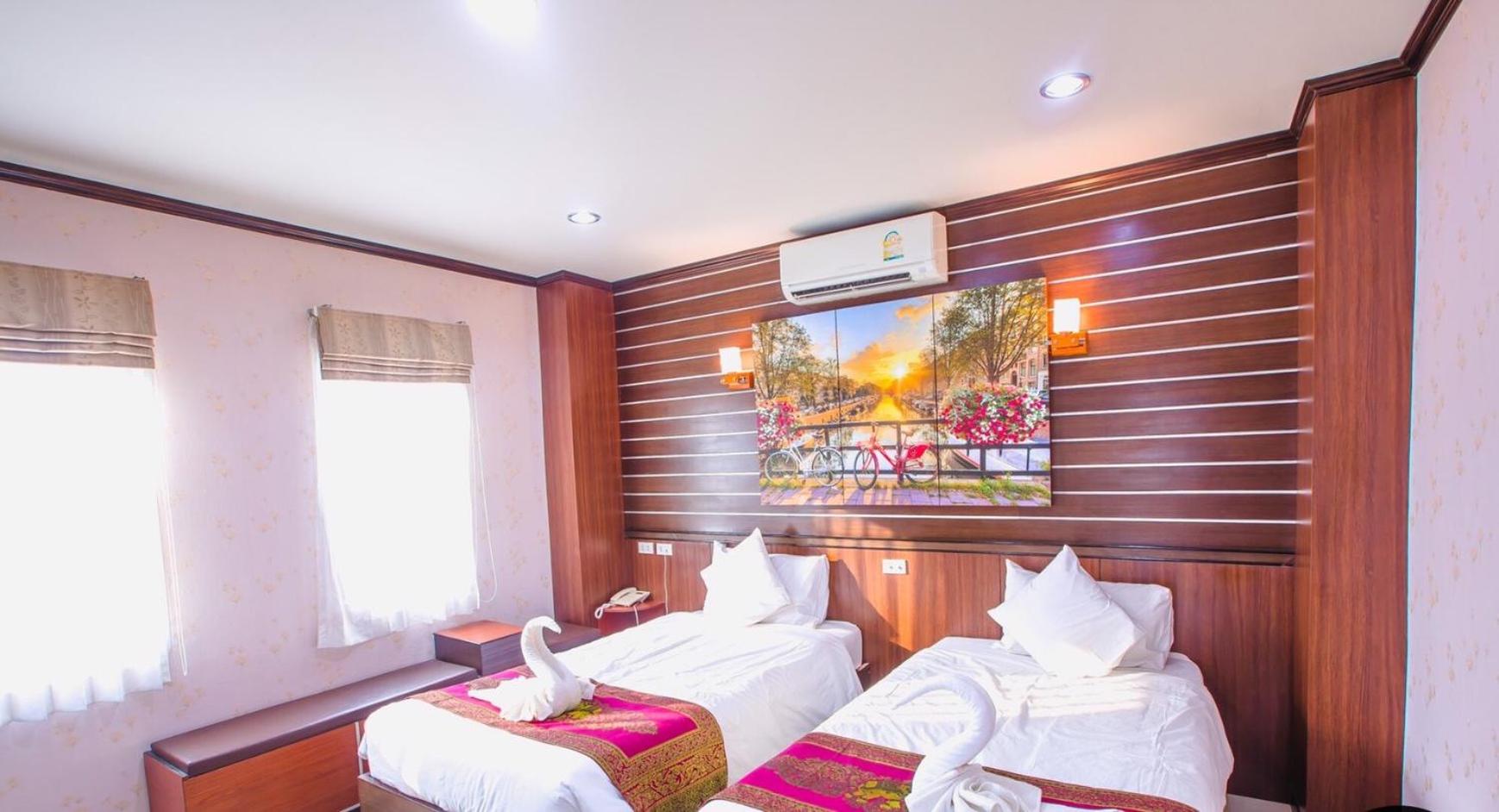 BANDER HOTEL 33/50