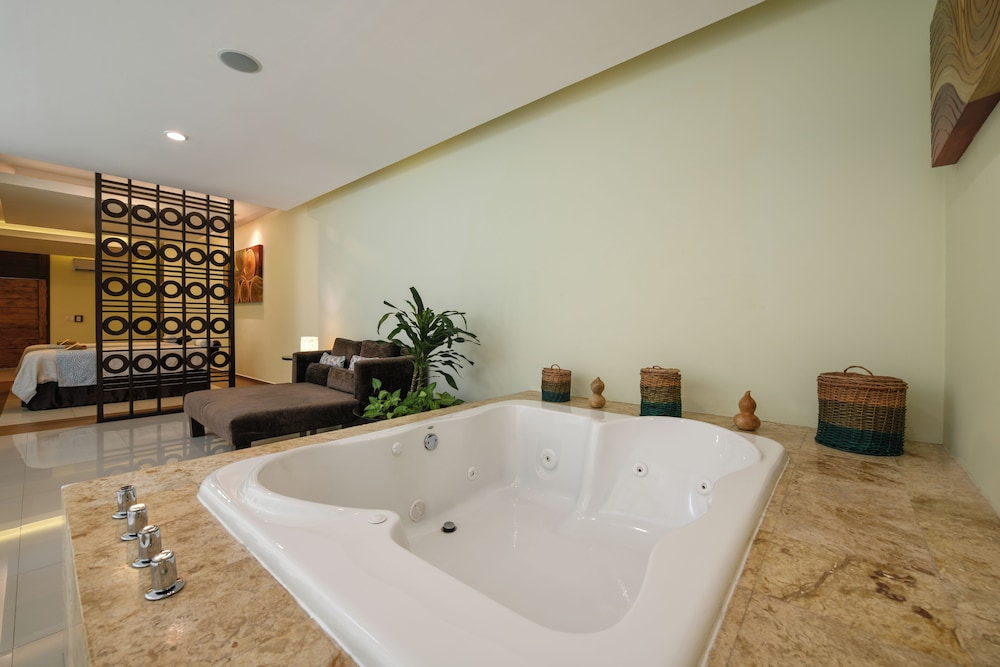 El Dorado Seaside Suites Oceanfront, All & More Inclusive - Adults Only 50/50