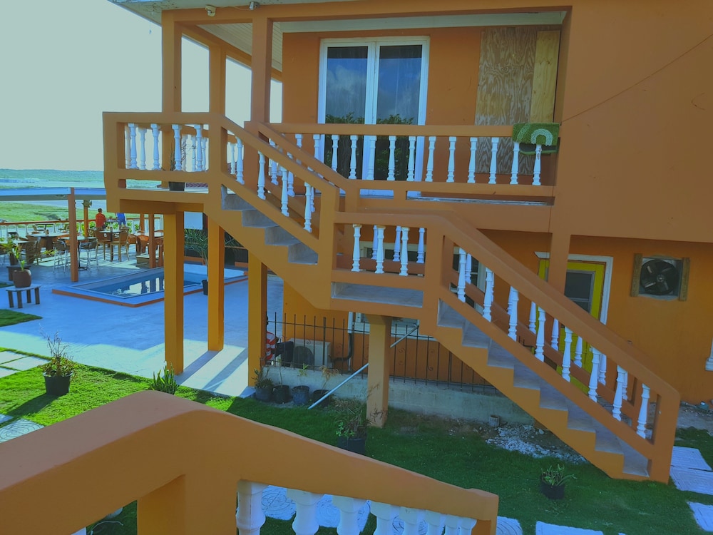 Sunset Ridge Hotel 43/55