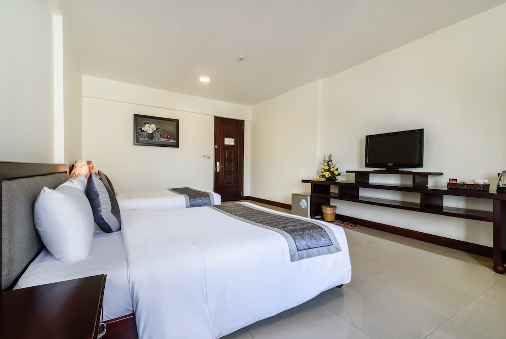Baly Hotel 15/72