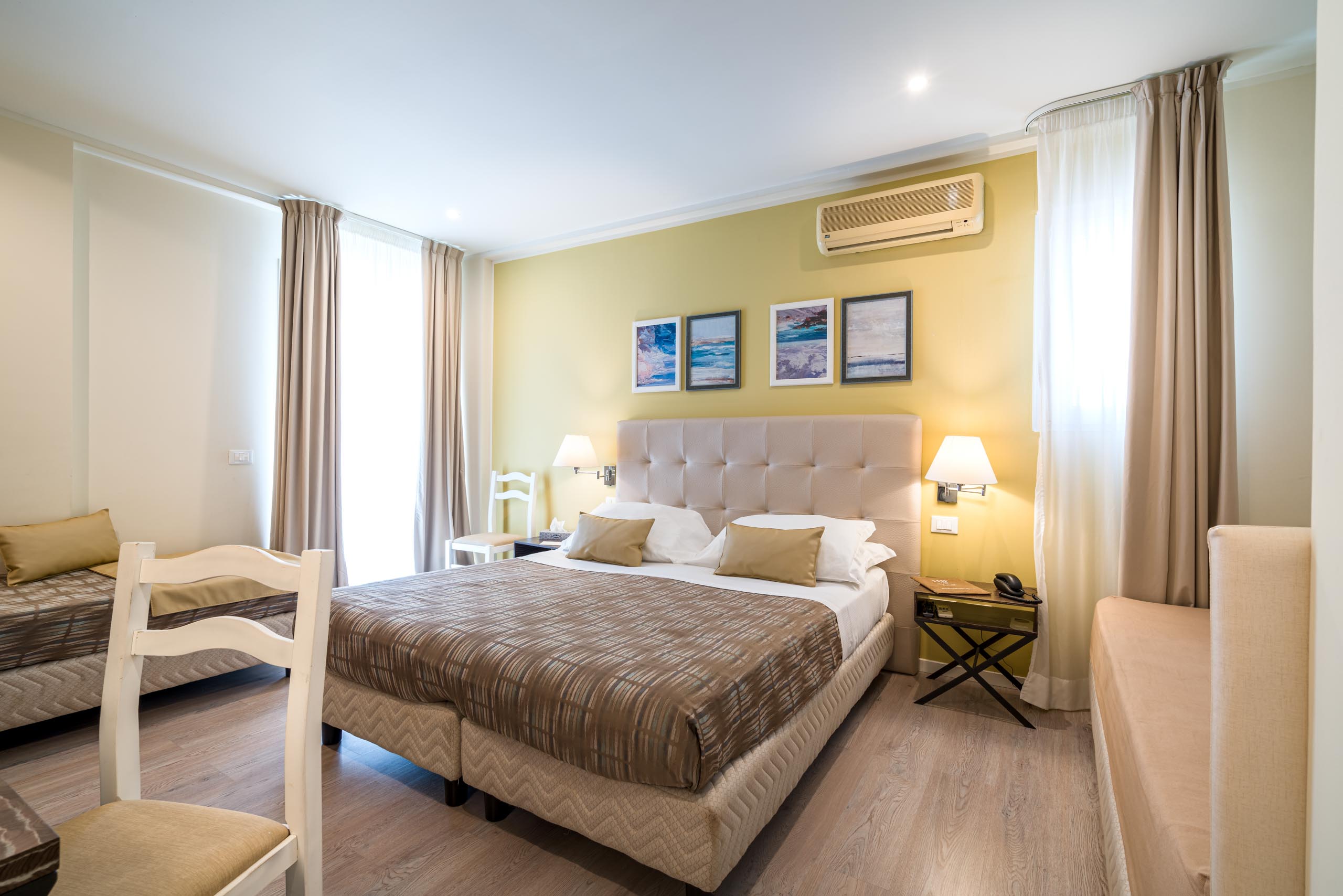 Room, Quadruple, Lateral Side Sea View, Balcony