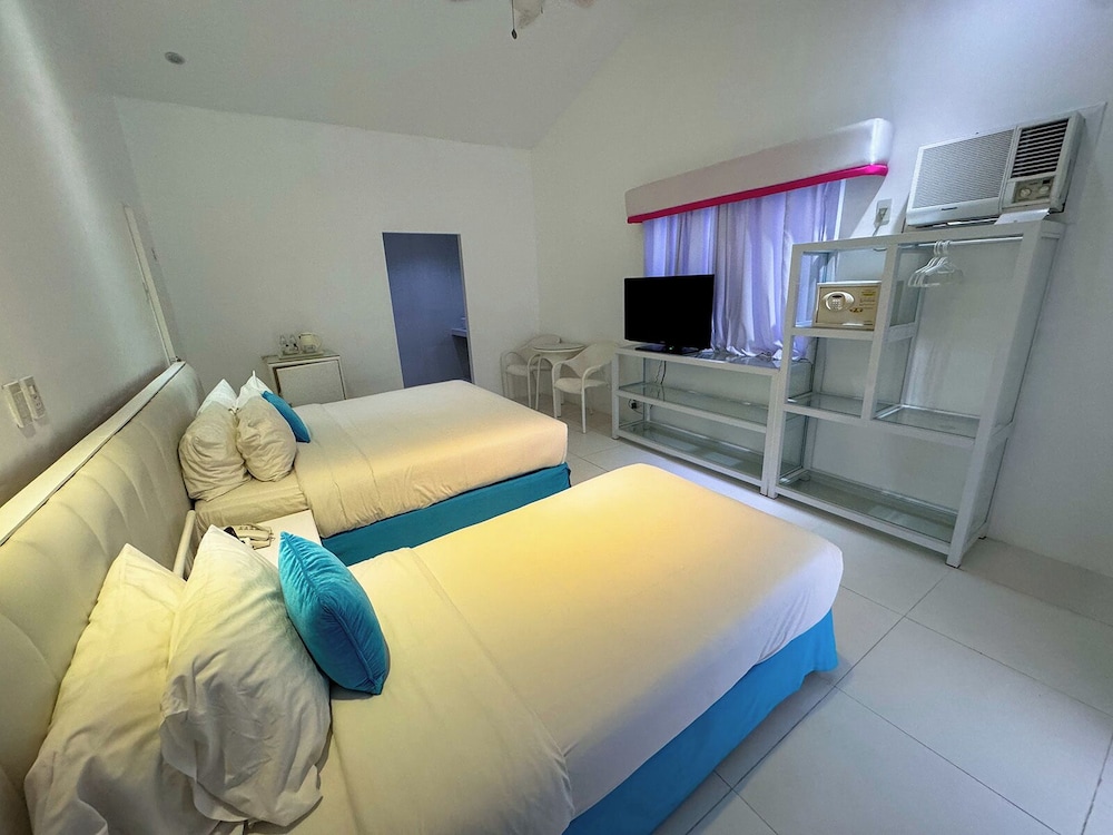 Villa, 1 King and 1 Single Beds, Garden Area