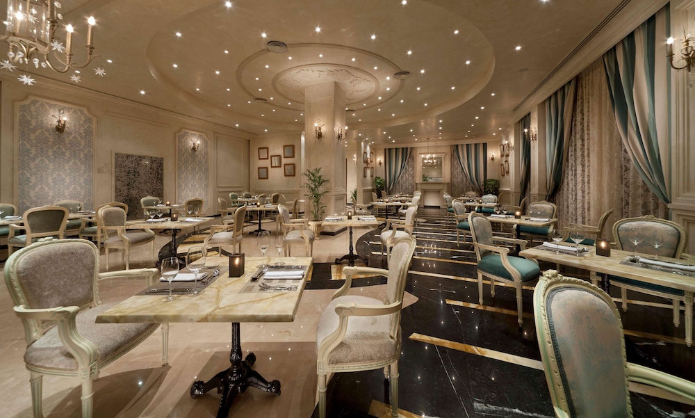 restaurant cafeteria