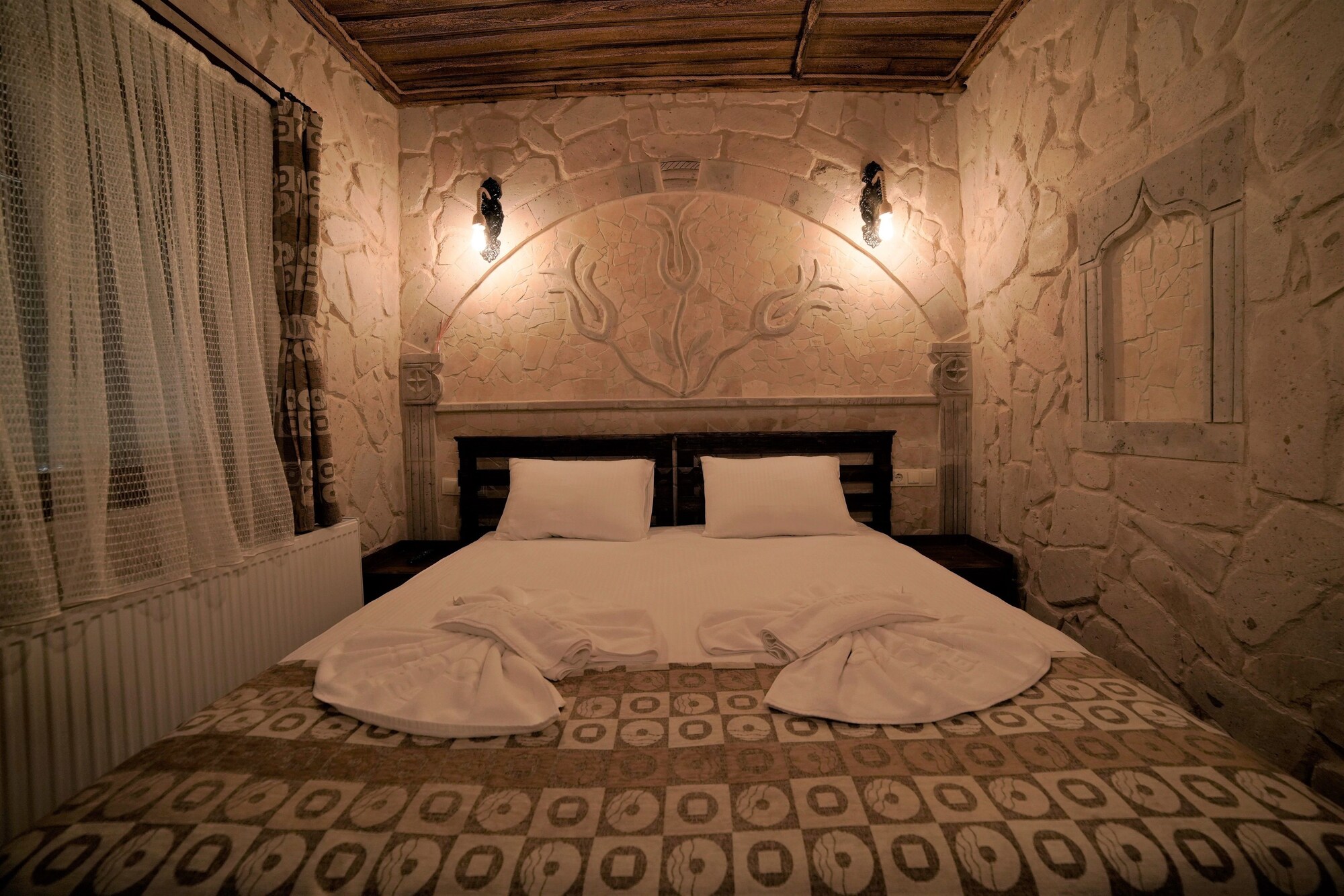 Stone, Standard, Double Bed