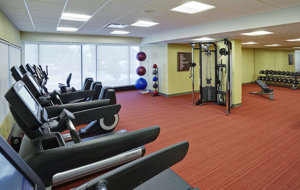 Hyatt Place Bloomington 30/64
