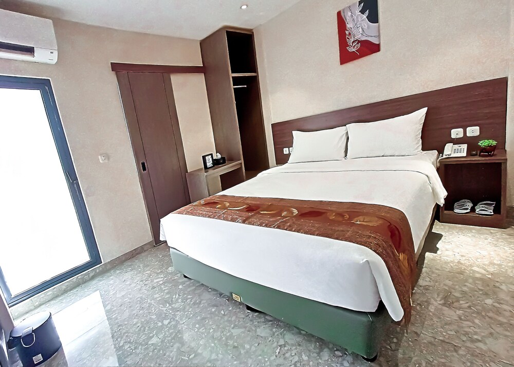 Lun Hotel Manado 11/26