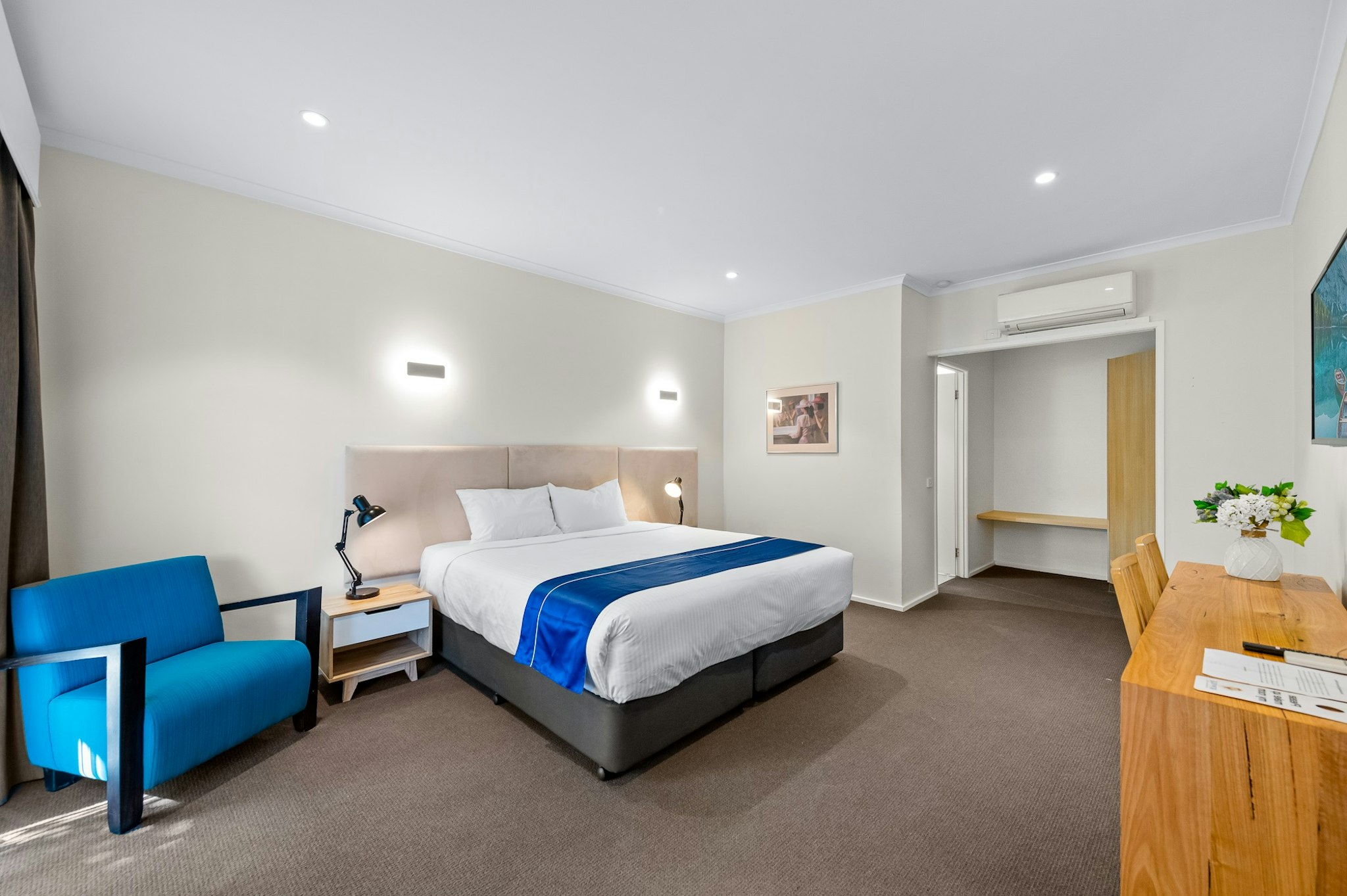 ROWVILLE INTERNATIONAL HOTEL 12/46