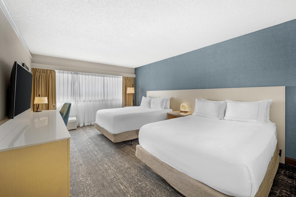 ROOM, 2 QUEEN BEDS, SKYLINE VIEW, ACCESSIBLE