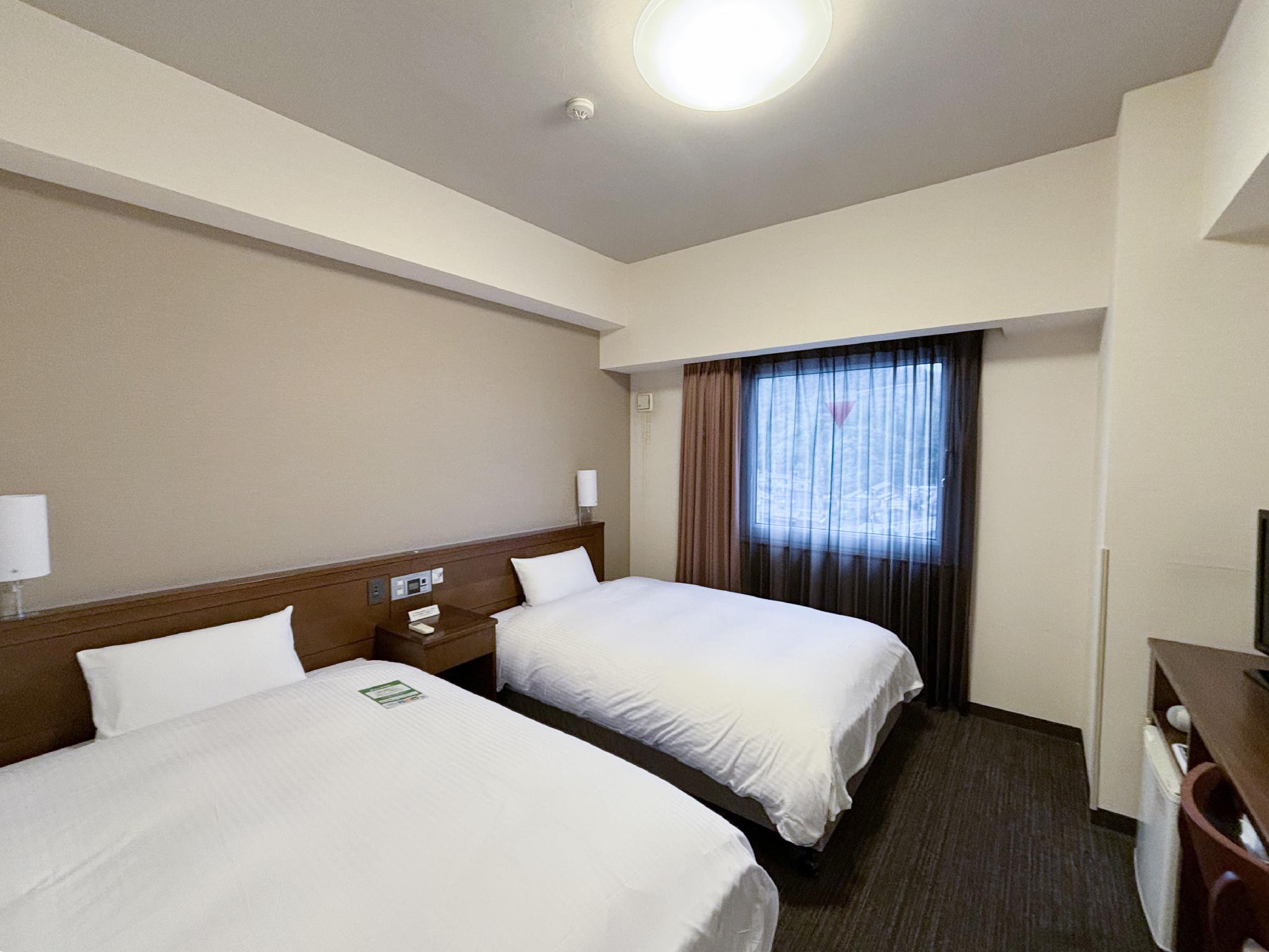 Room, Twin Beds, Electronic Cigarette Only, Smoking