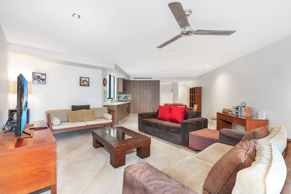 Apartment 316 at Sea Temple Palm Cove 26/50
