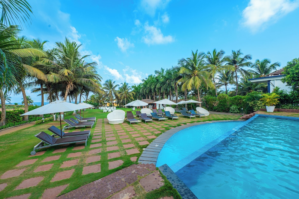O Hotel Goa, Candolim Beach 41/50