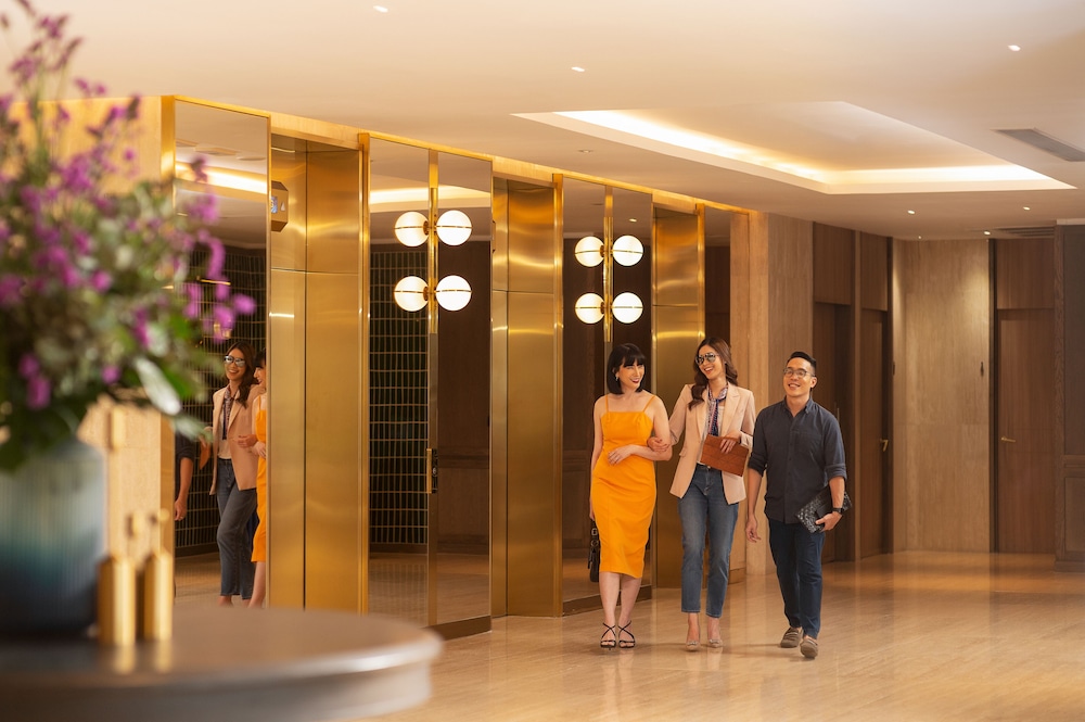 Montien Hotel Surawong Bangkok 10/48