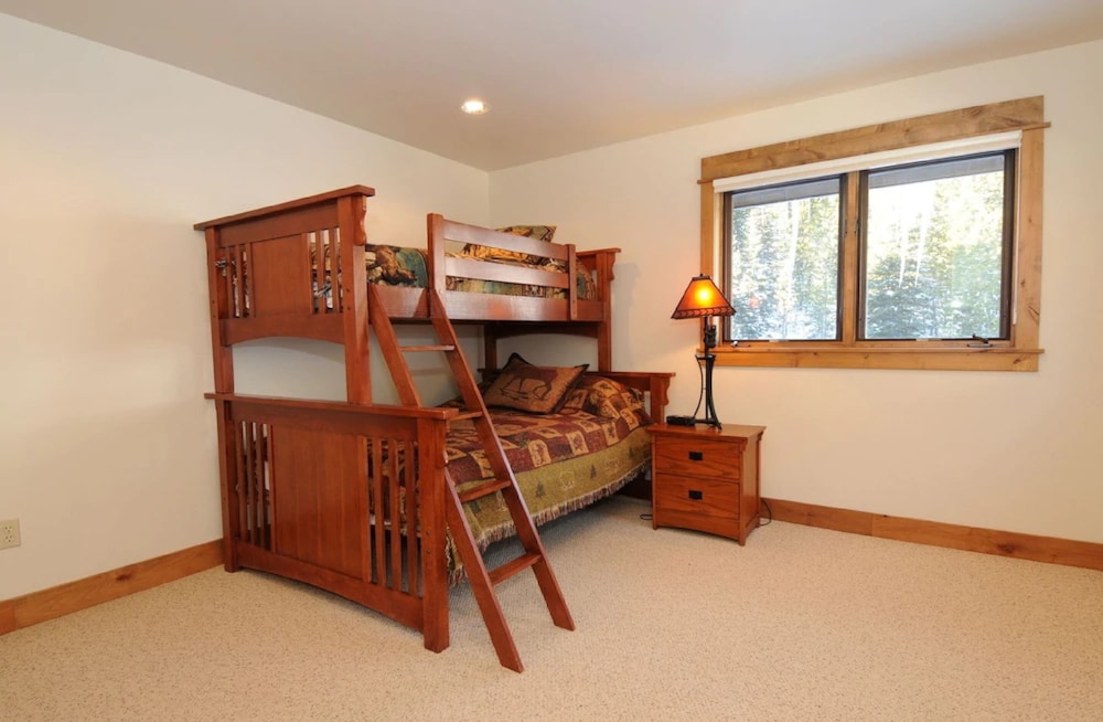 VACATION RENTALS BY BIG SKY RESORT 3/34