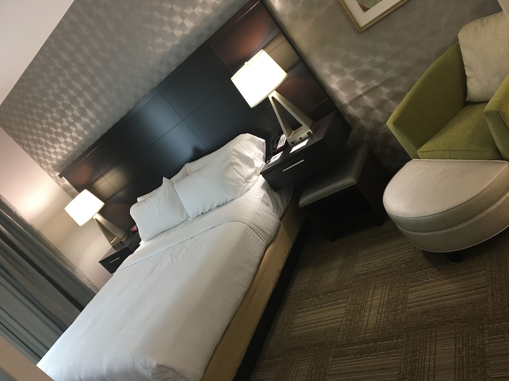 STAYBRIDGE SUITES MIAMISBURG 14/78