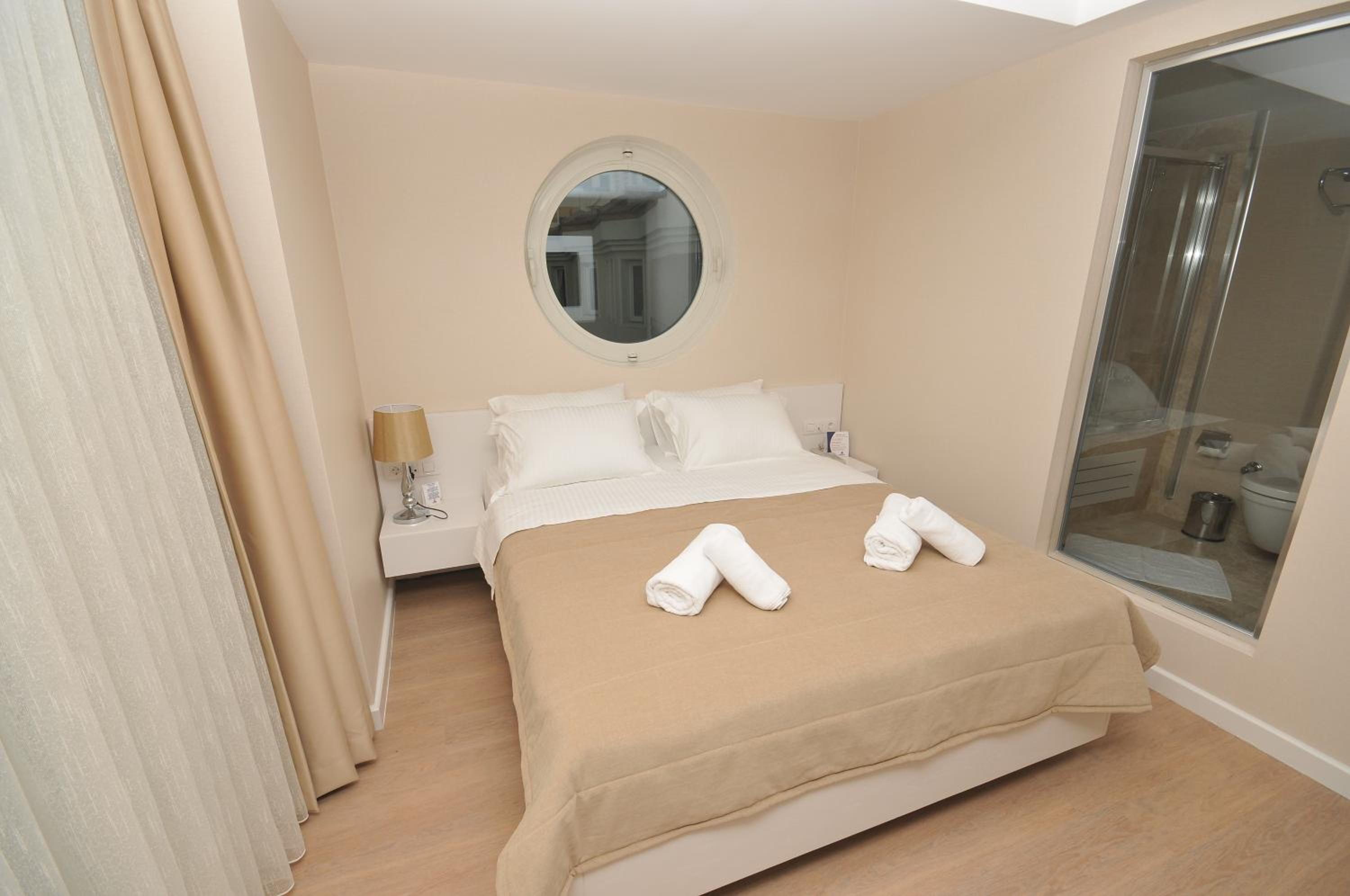 DOUBLE ROOM - DELUXE - SEA VIEW