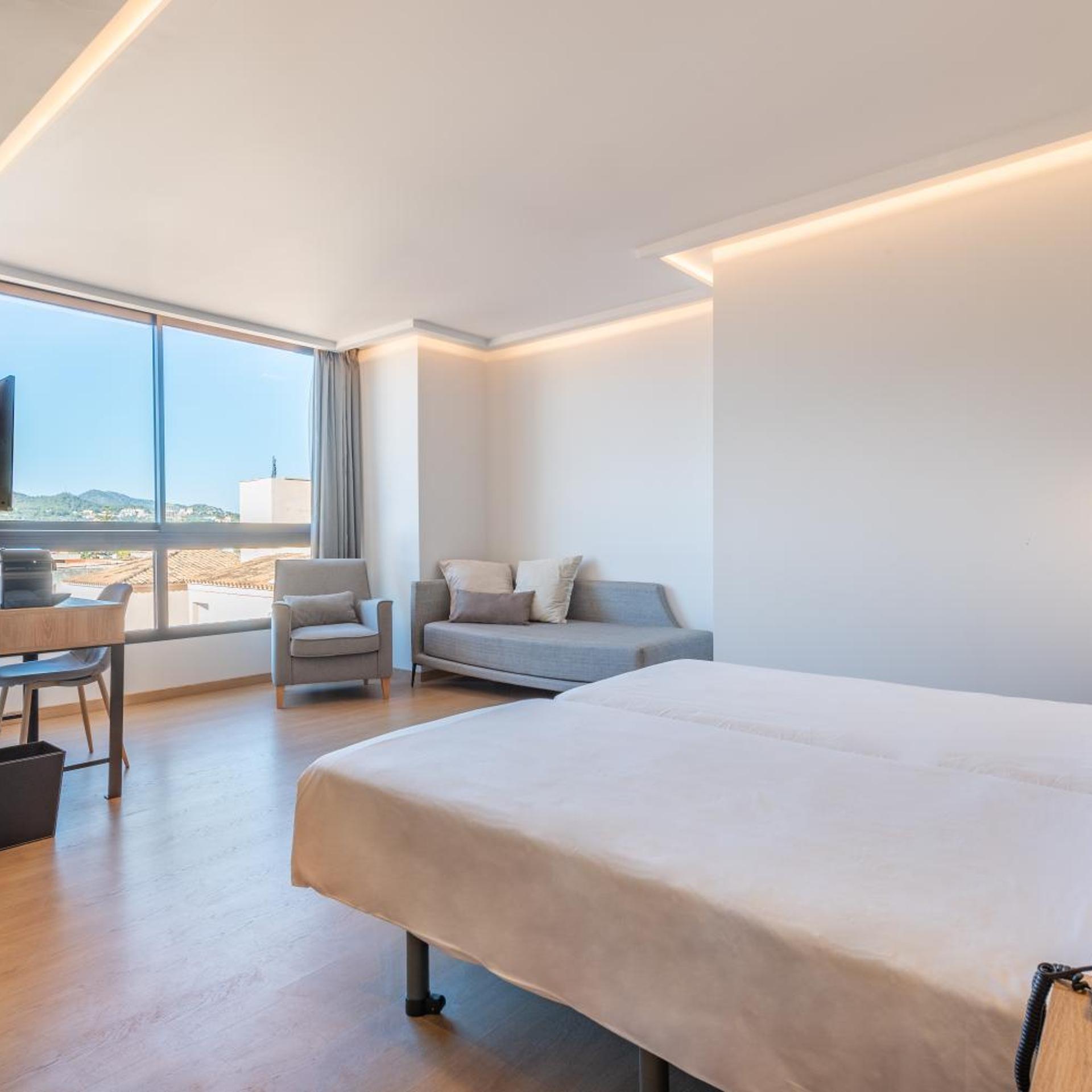 Room, Double Bed, No Balcony, Kyrat Amarac Suites 2/4