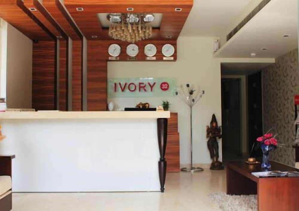 Hotel Ivory 32 13/63