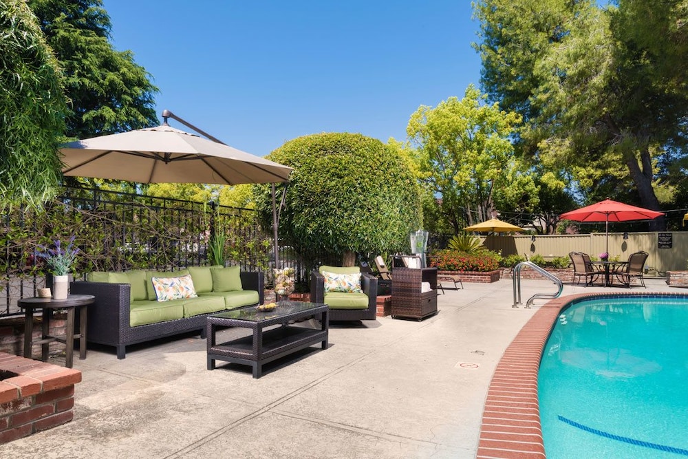 Country Inn Motel image