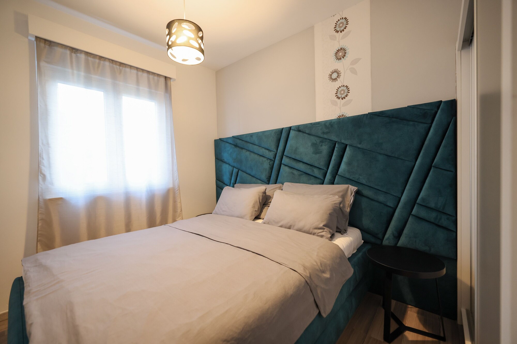 2 BEDROOMS, DELUXE, APARTMENT