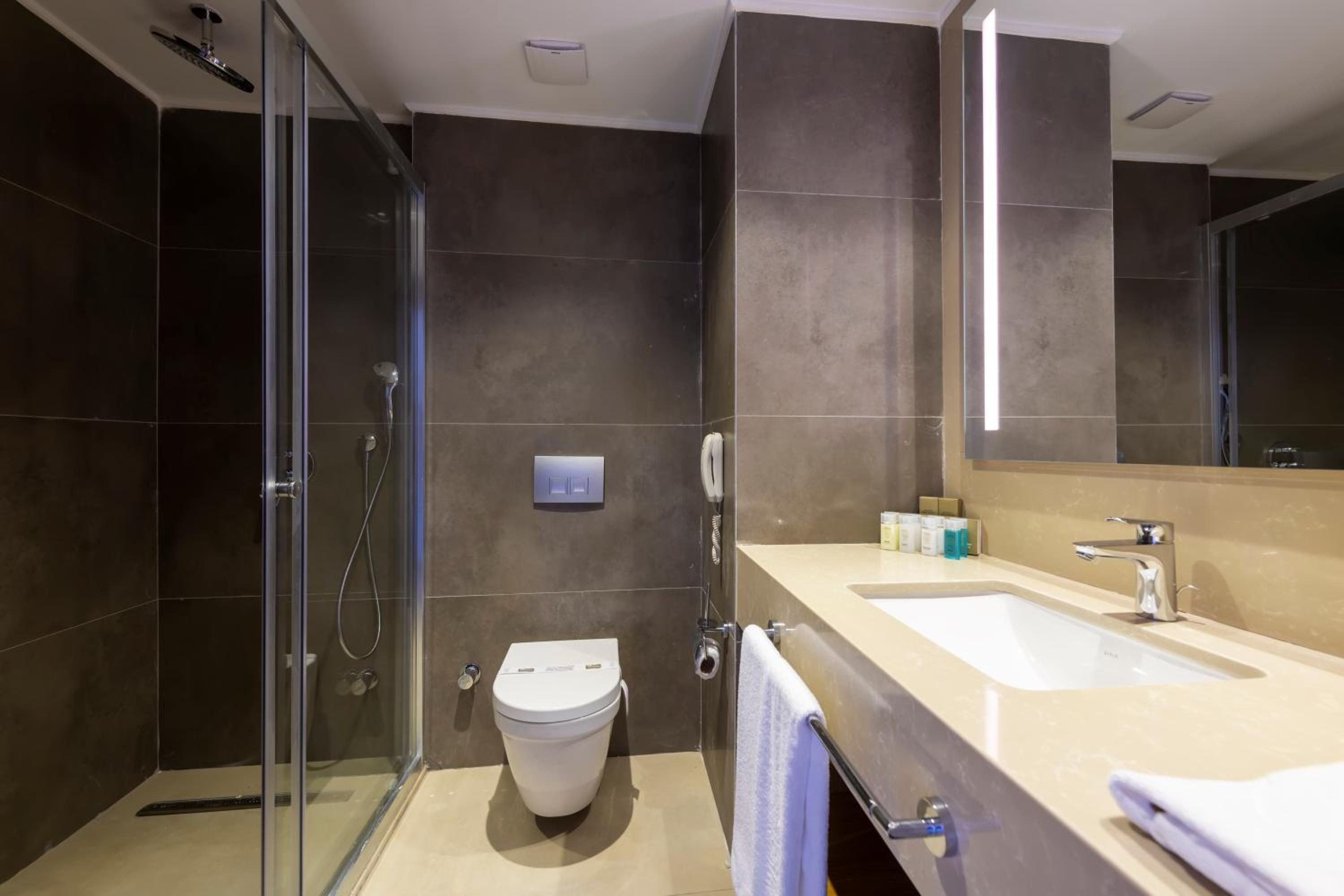 غرفة ديلوكس بسرير مزدوج بإطلالة على البحر، Sorgun Akadia Luxury Premium Hotel - Adults Only 4/5
