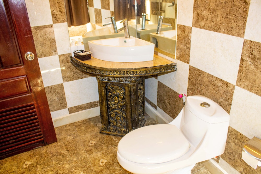 Le Grand Palais Boutique Hotel 96/100