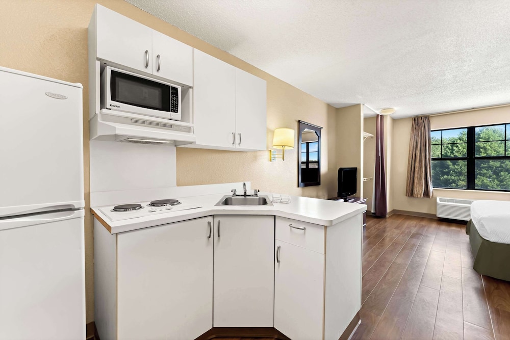 Suburban Studios Columbus Fort Benning Area 34/34