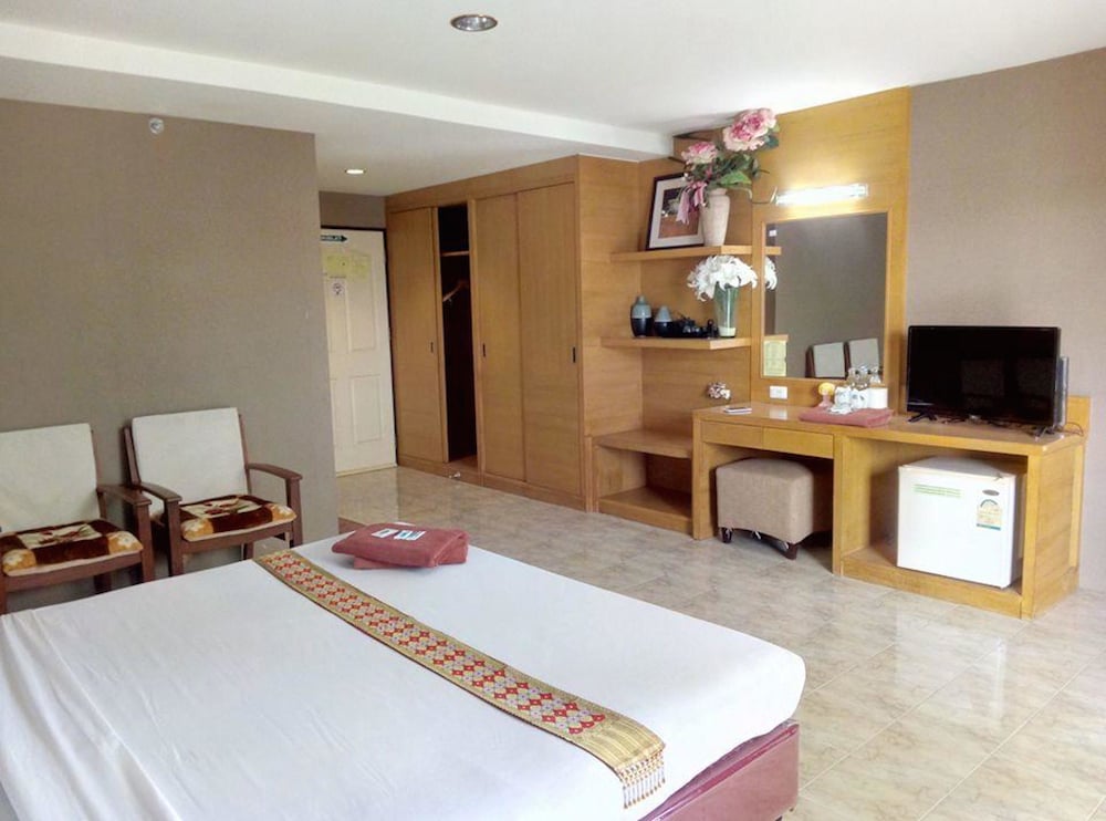 Pearl Place Hotel 13/48