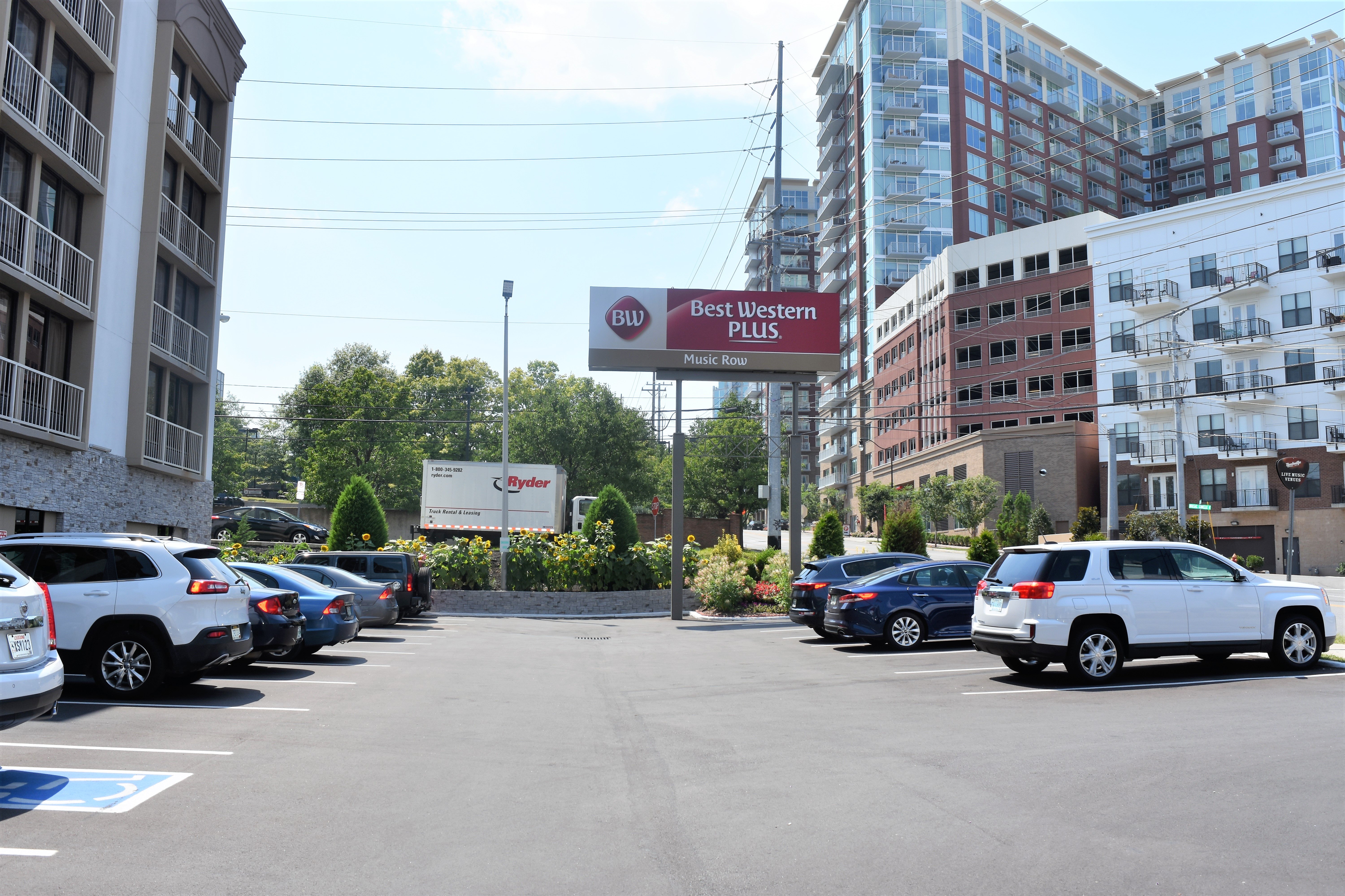 Best Western Plus Music Row 74/80