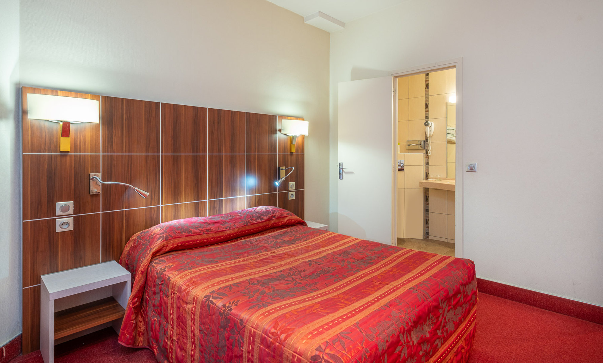 HOTEL TERMINUS MONTPARNASSE 30/63