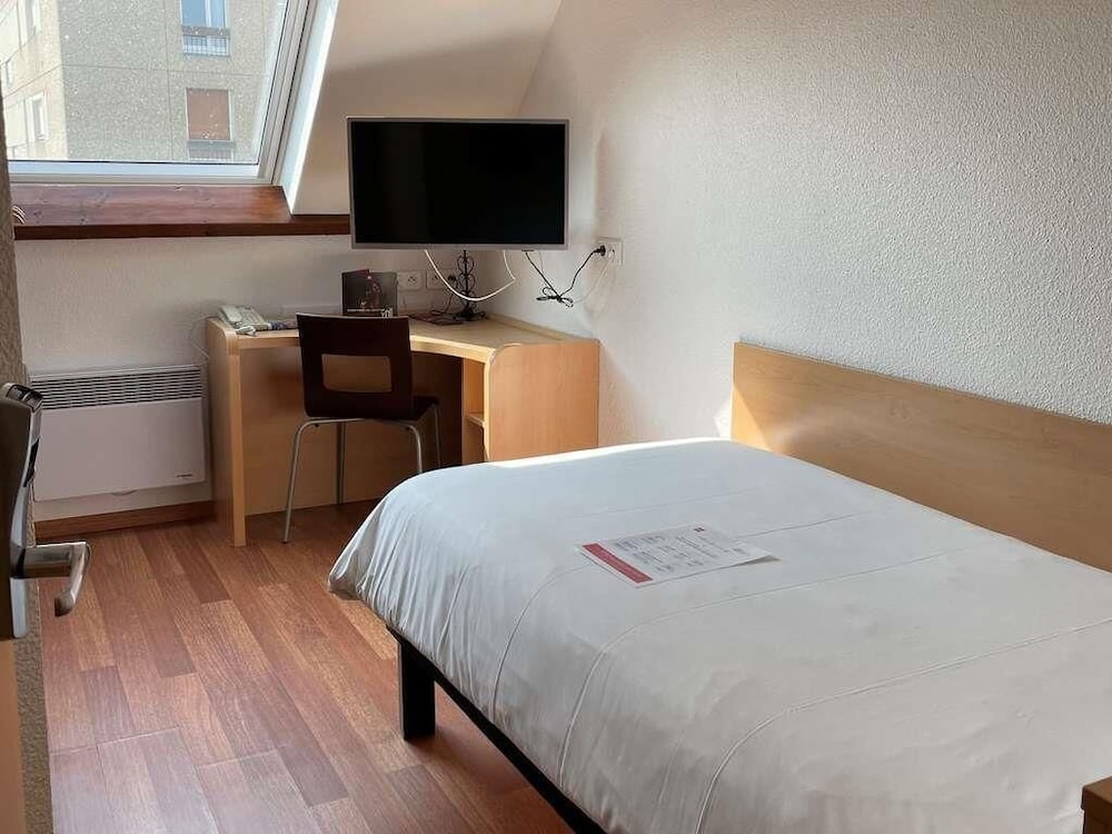 Ibis Hotel Alencon 14/45