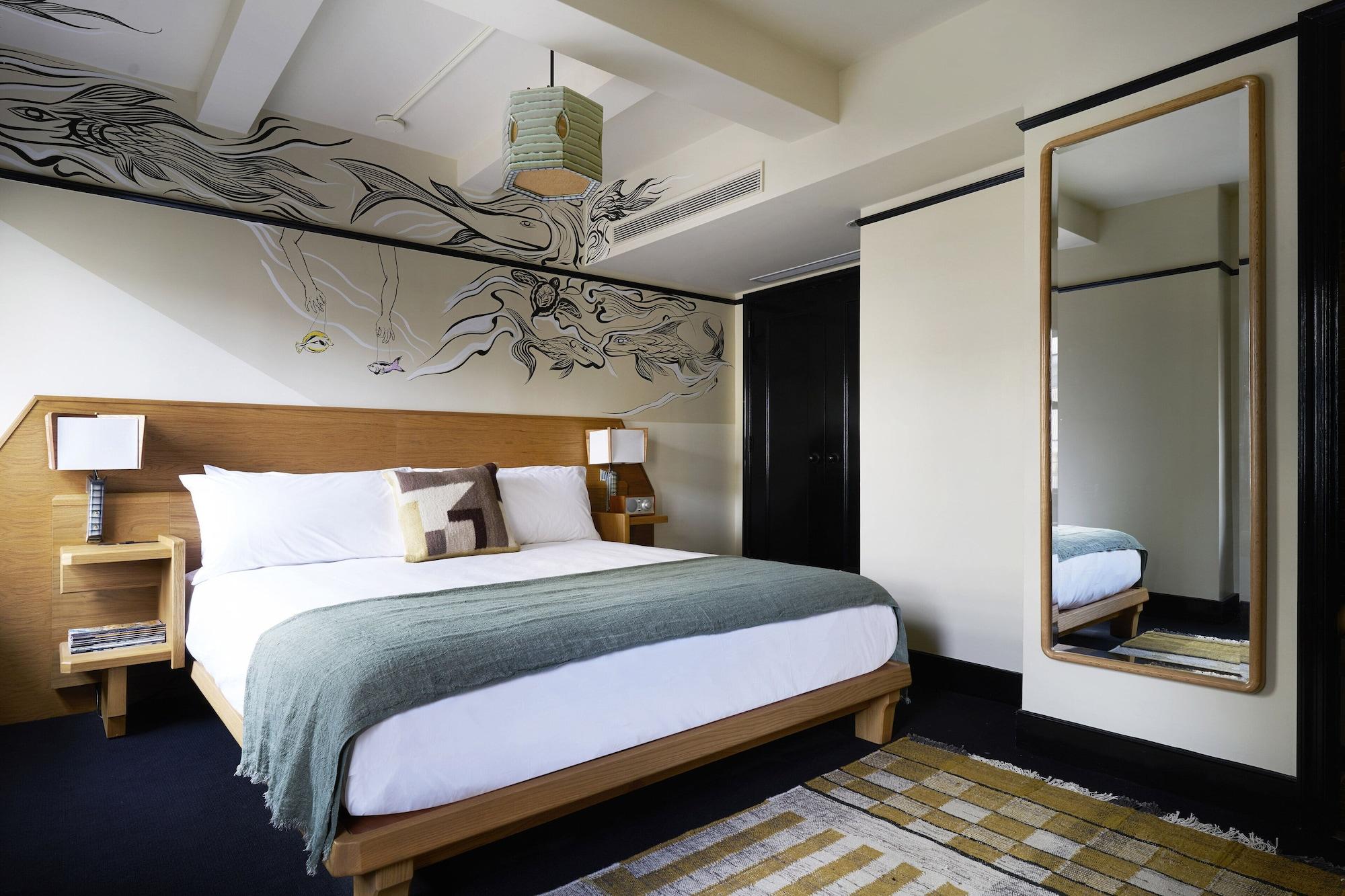 Gallery, Suite, Accessible