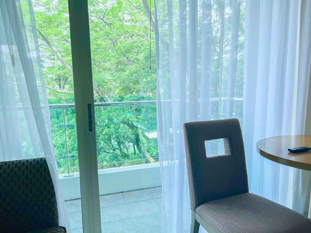 One Tagaytay Place 48/56