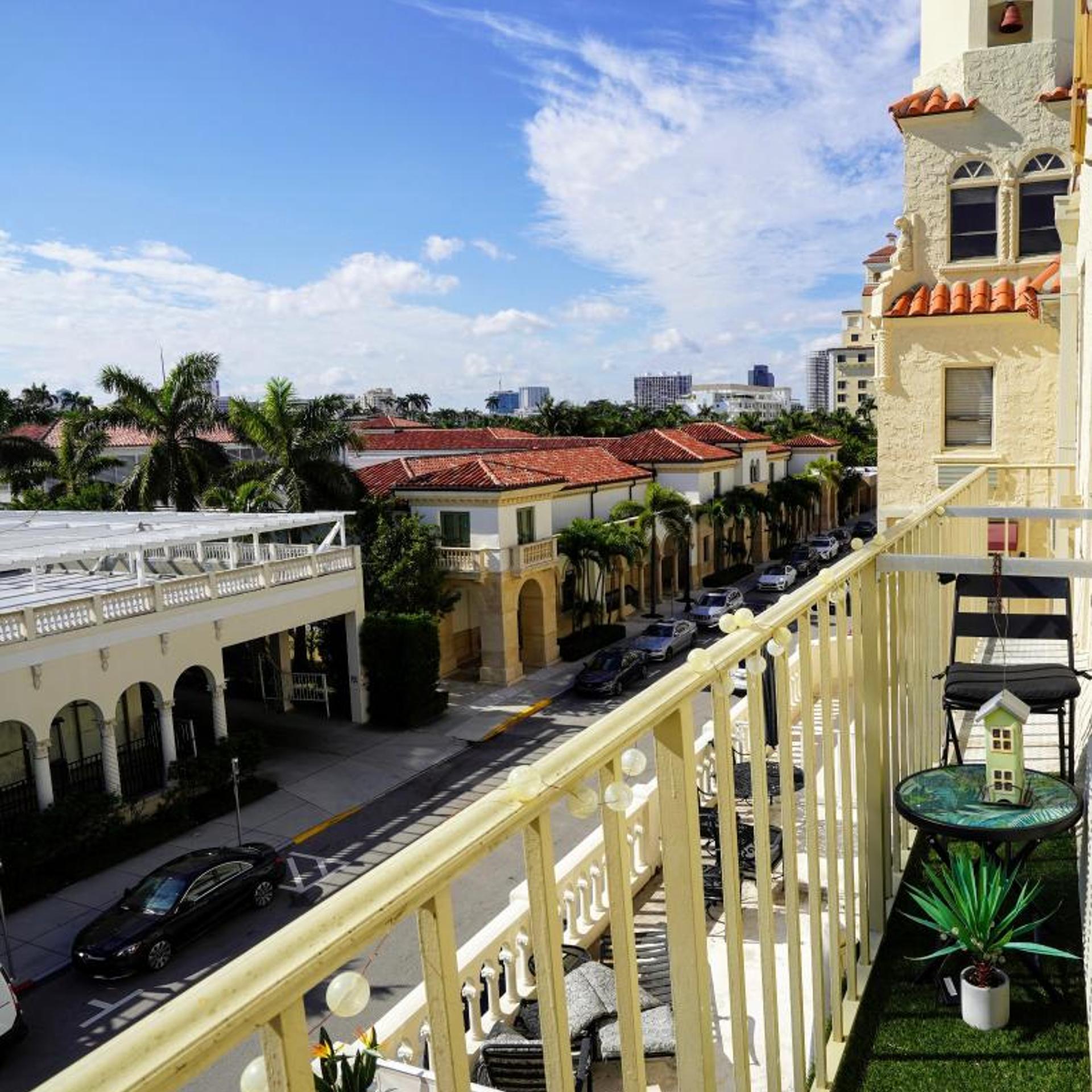 The Palm Beach Hotel 11/51