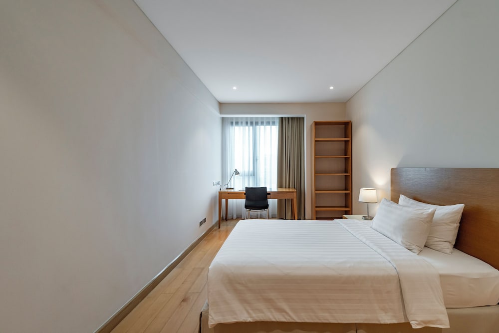 3 BEDROOMS, EXECUTIVE, BALCONY