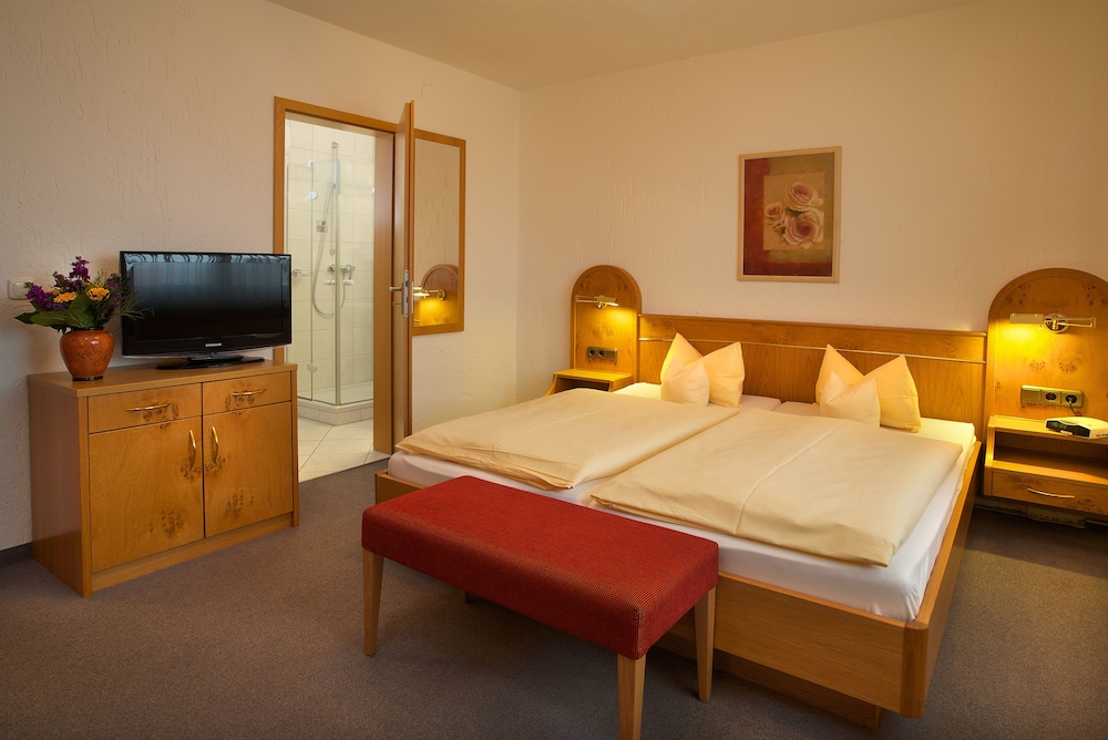 Landhotel Seeg 12/40